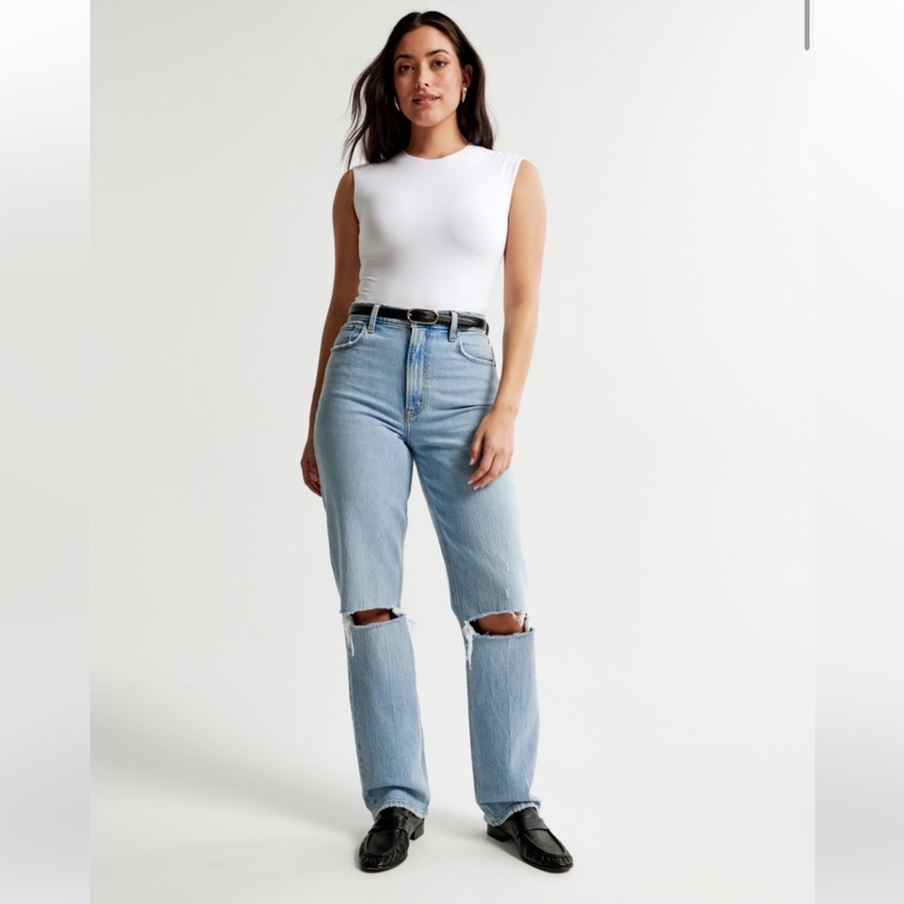 Abercrombie & Fitch Curve Love Ultra High Rise 90’s Straight Jeans
